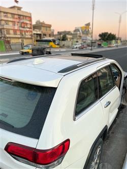 جیپ گراند شیرۆکی